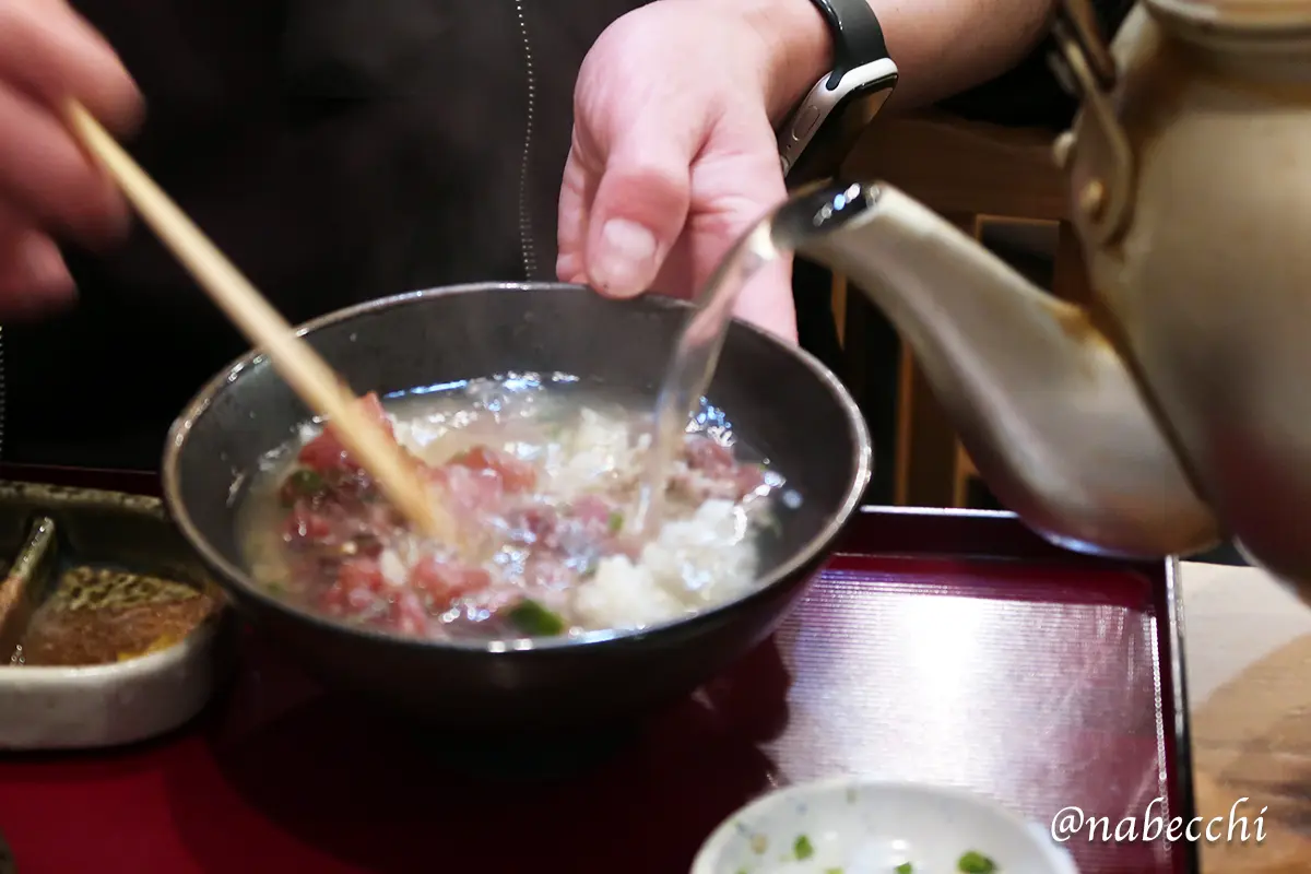 だしをかけたうずわ飯