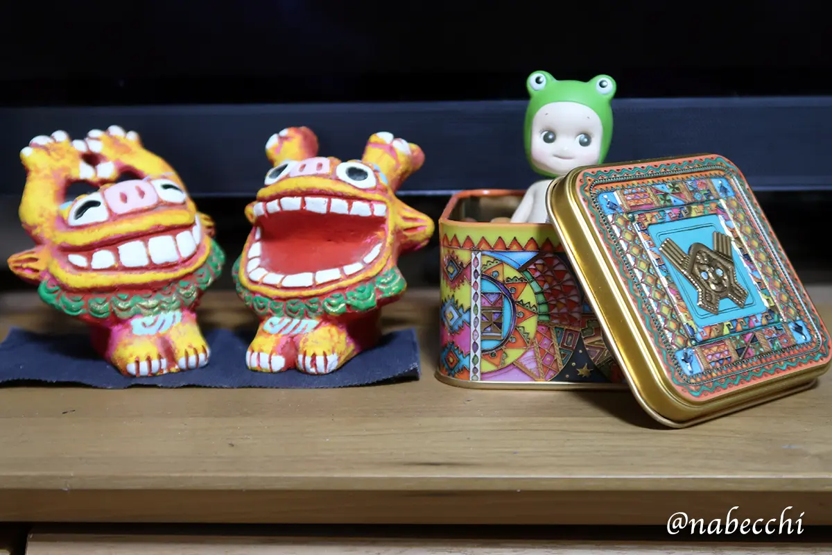 マチュピチュ展で購入したマチュピチュ缶と、家で飾っている置物たち