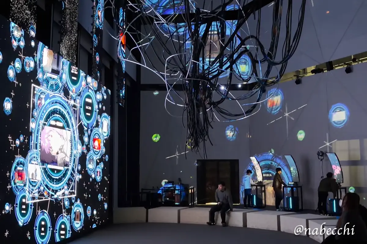 TOKYO NODEの壁一面に広がる巨大なマッピング空間「NODE(思考の結節点)」