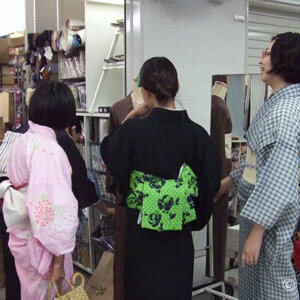 大阪リサイクル着物店めぐり後半（草履ちぐさで購入）- きもの結び