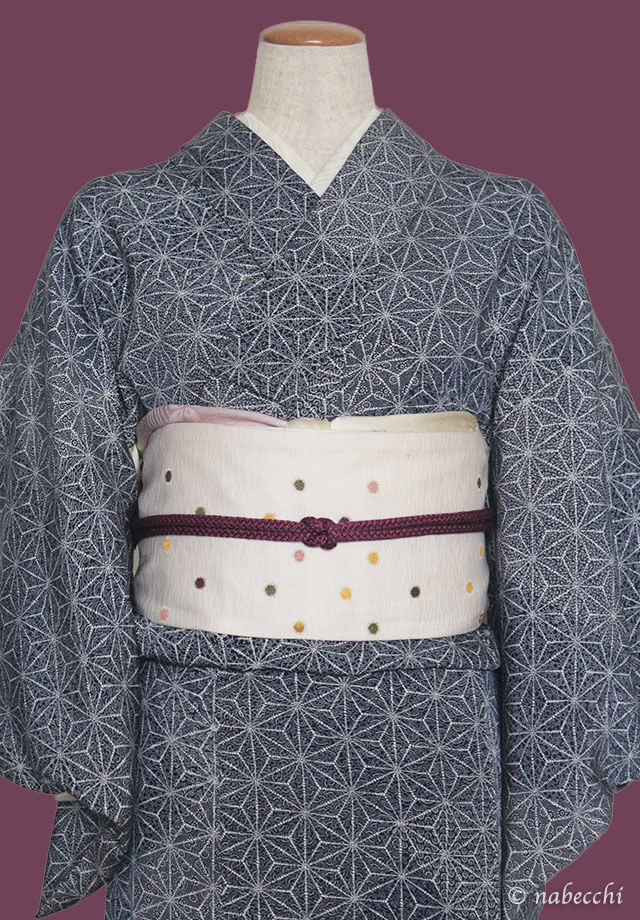 紫の帯締めとレモンとスミレのツートンカラーの帯揚げ 麻の葉柄着物コーディネート