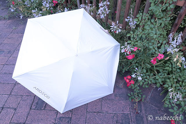 浴衣に白の日傘。涼しさ軽量UVカット晴雨兼用に悩む折りたたみ傘