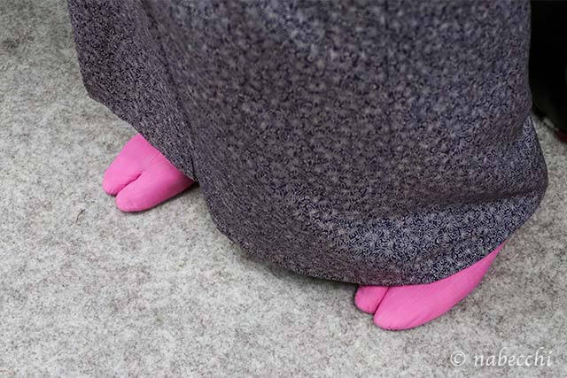 ダイロンで染めたピンクの足袋