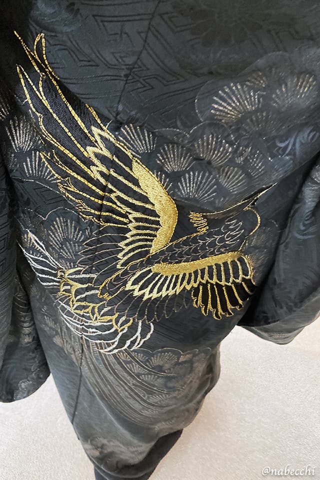 KimoNoir（キモノアール）漆黒着物に金糸のデザイン