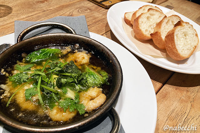 海老と芽キャベツのトムヤムクンアヒージョ（＋バケット）