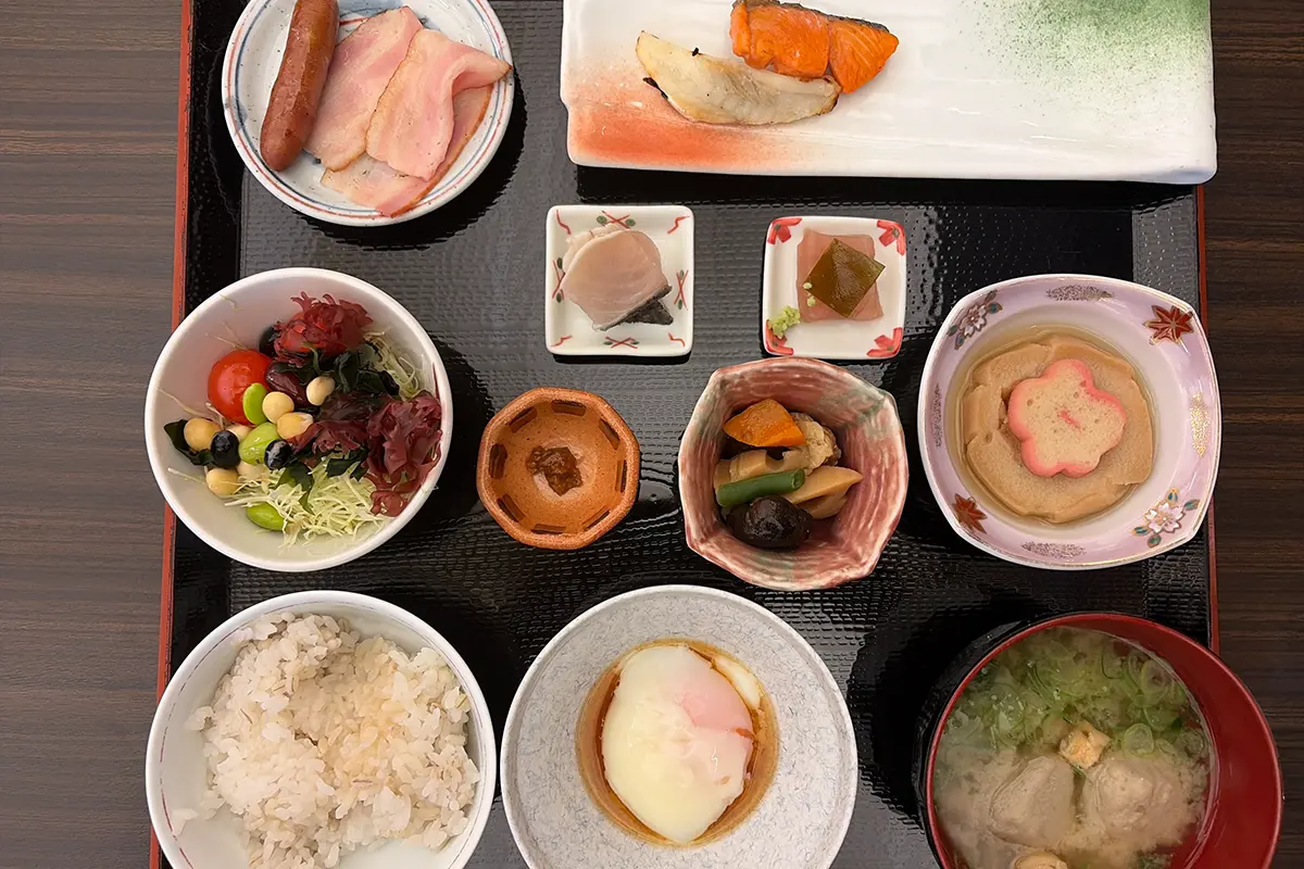 永芳閣の朝食バイキングで選んだ自分流和定食