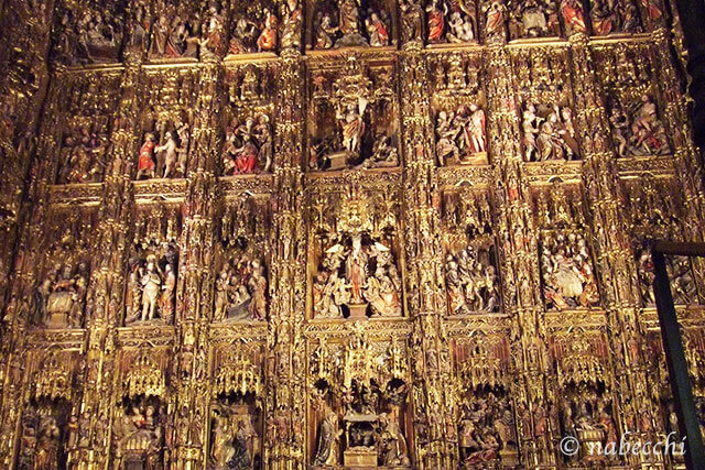  木製祭壇 セビリア大聖堂 黄金色