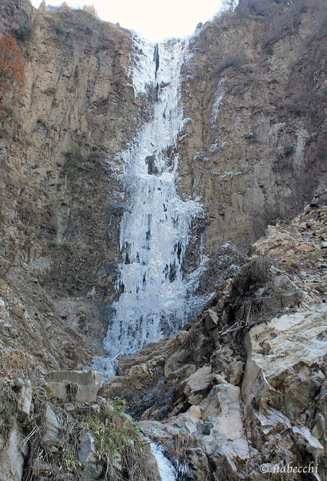 凍る古閑の滝