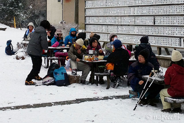 金剛登山・大阪で雪まみれの初詣。山頂は-5℃でも野外ランチ多数