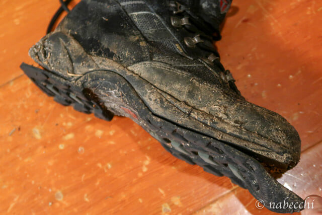 焼岳登山土砂降りで壊れた登山靴
