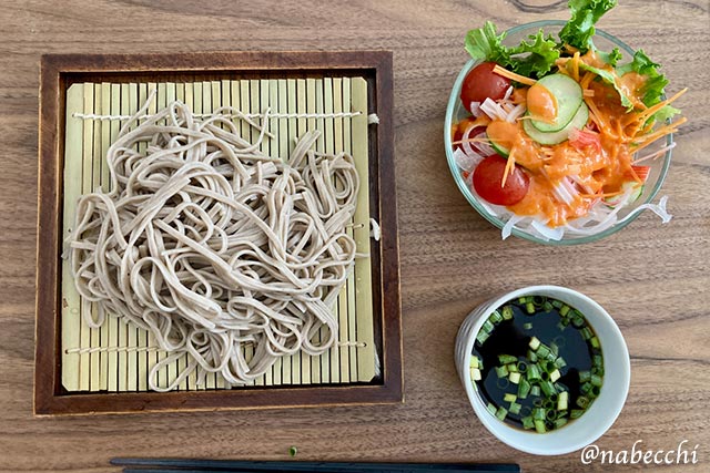 ざる蕎麦＆サラダのランチ